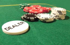 How to Play at a Poker Tournament